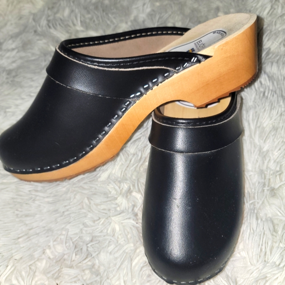 BJORK WOMEN SWEDISH COMFORT SHOE barely worn! Size 39 Natural Wood Leather Clogs